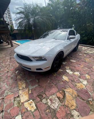FORD MUSTANG 4.0 COUPÉ V6 12V GASOLINA 2P AUTOMÁTICO